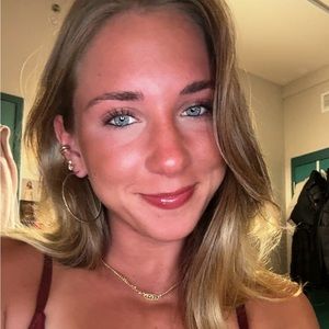 Meet your Posher, Melanie